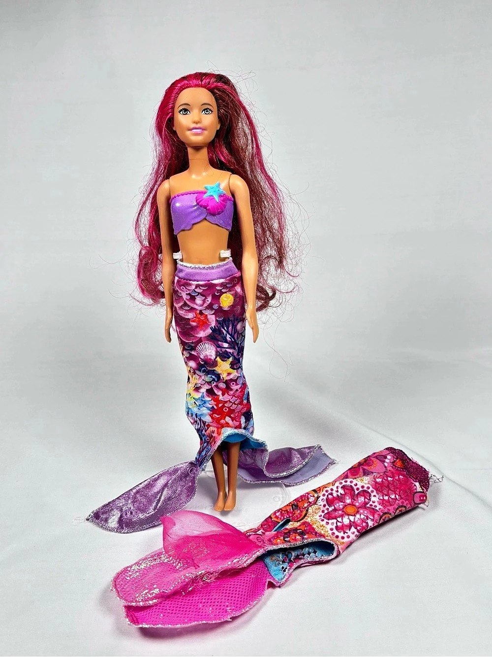 Barbie Dolphin Magic Isla 2-in-1 Transforming Mermaid Doll & Extra Tail